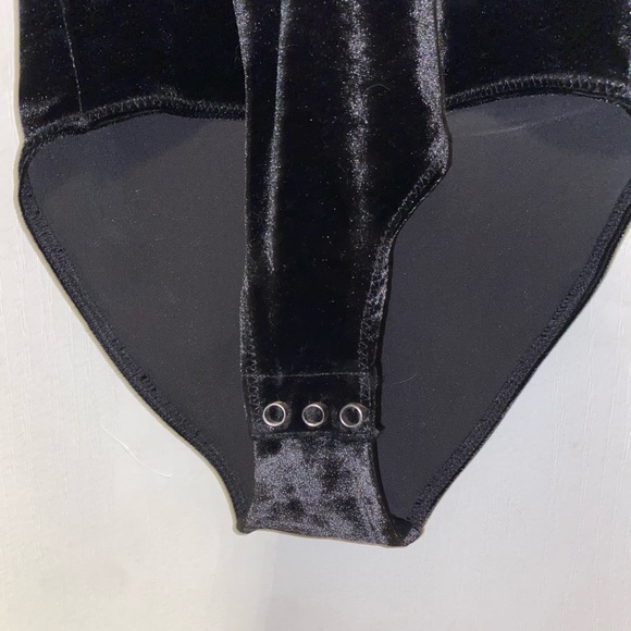 H&M black long sleeve velvet bodysuit - Picture 3 of 4